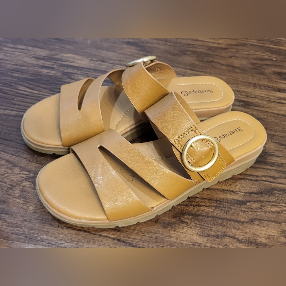Baretraps Romeo Buckle Sandals Size 9